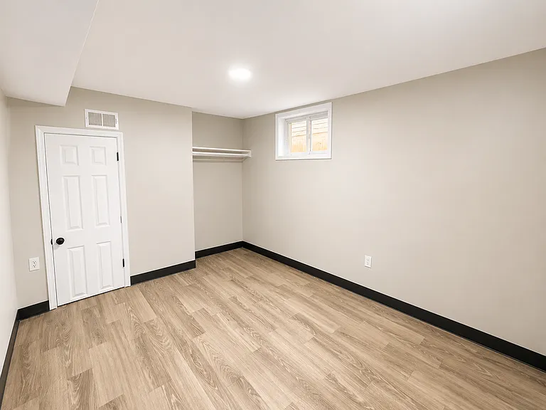 152 S Durand Pl #BASEMENT — Photo 8