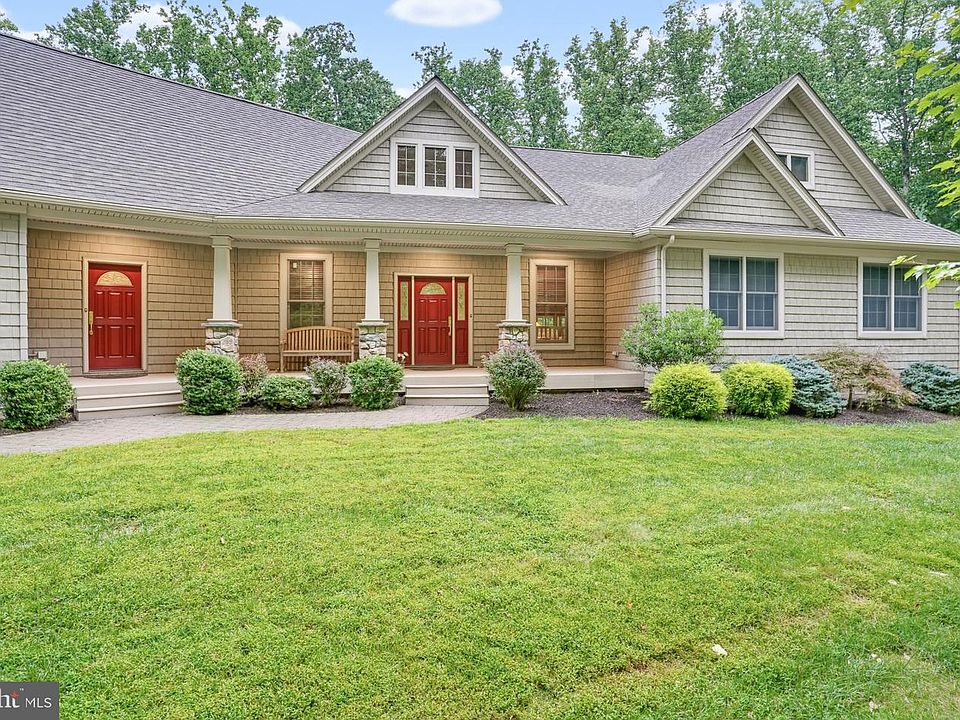 1st image of 39 Glen Brook Dr