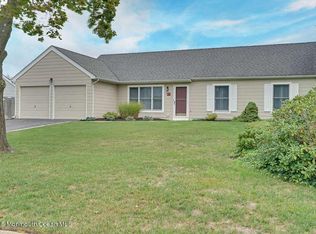 877 Devonshire Rd, Toms River, NJ 08753