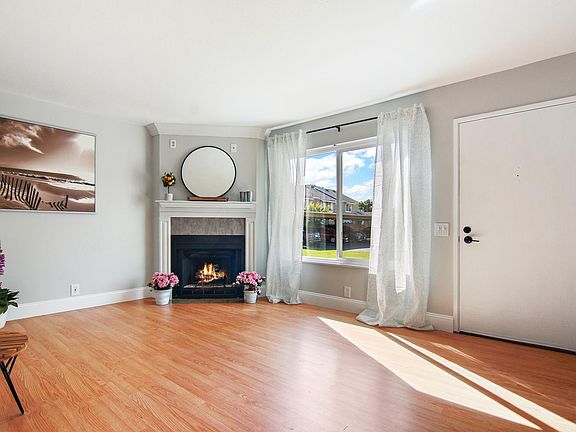 Light and Bright Living Room