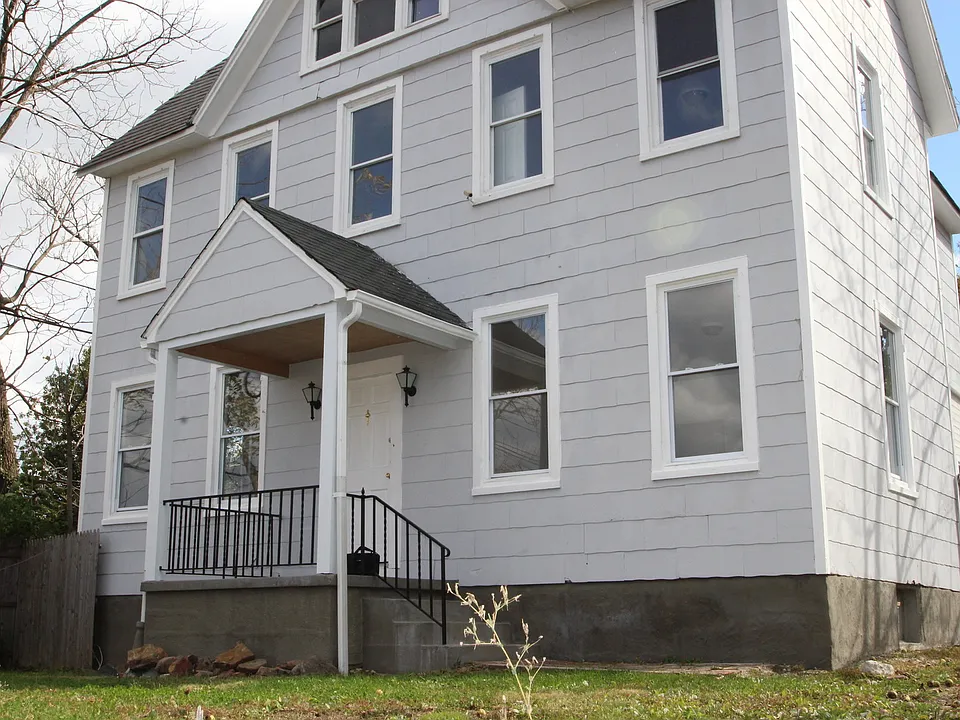 6907 - 6909 Belair Rd