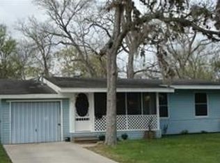 117 Jasmine St, Lake Jackson, TX 77566