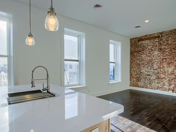 3rd image of 923 N 3rd St APT 2