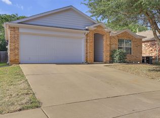 3312 Gettysburg Ln, Fort Worth, TX 76123