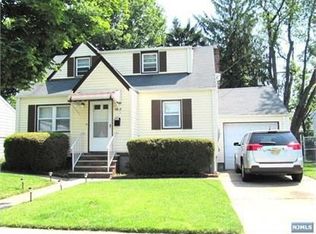 3-15 Pickett Pl, Fair Lawn, NJ 07410