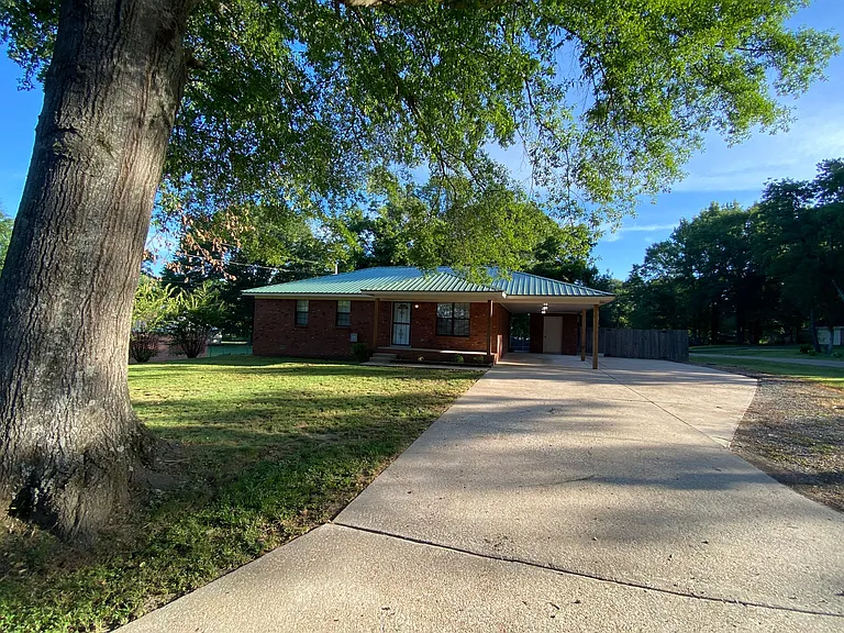420 Fern Rd — Photo 18