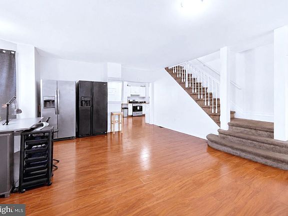 5th image of 38 E Hancock St