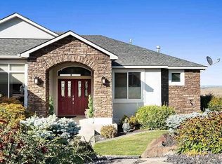 1342 White Bluffs St, Richland, WA 99352