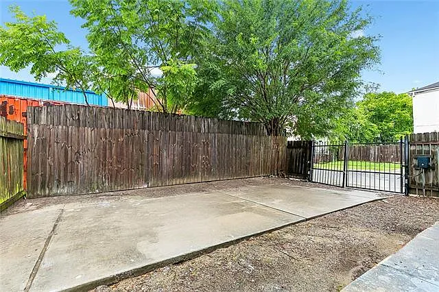 647 S Pierce St — Photo 15