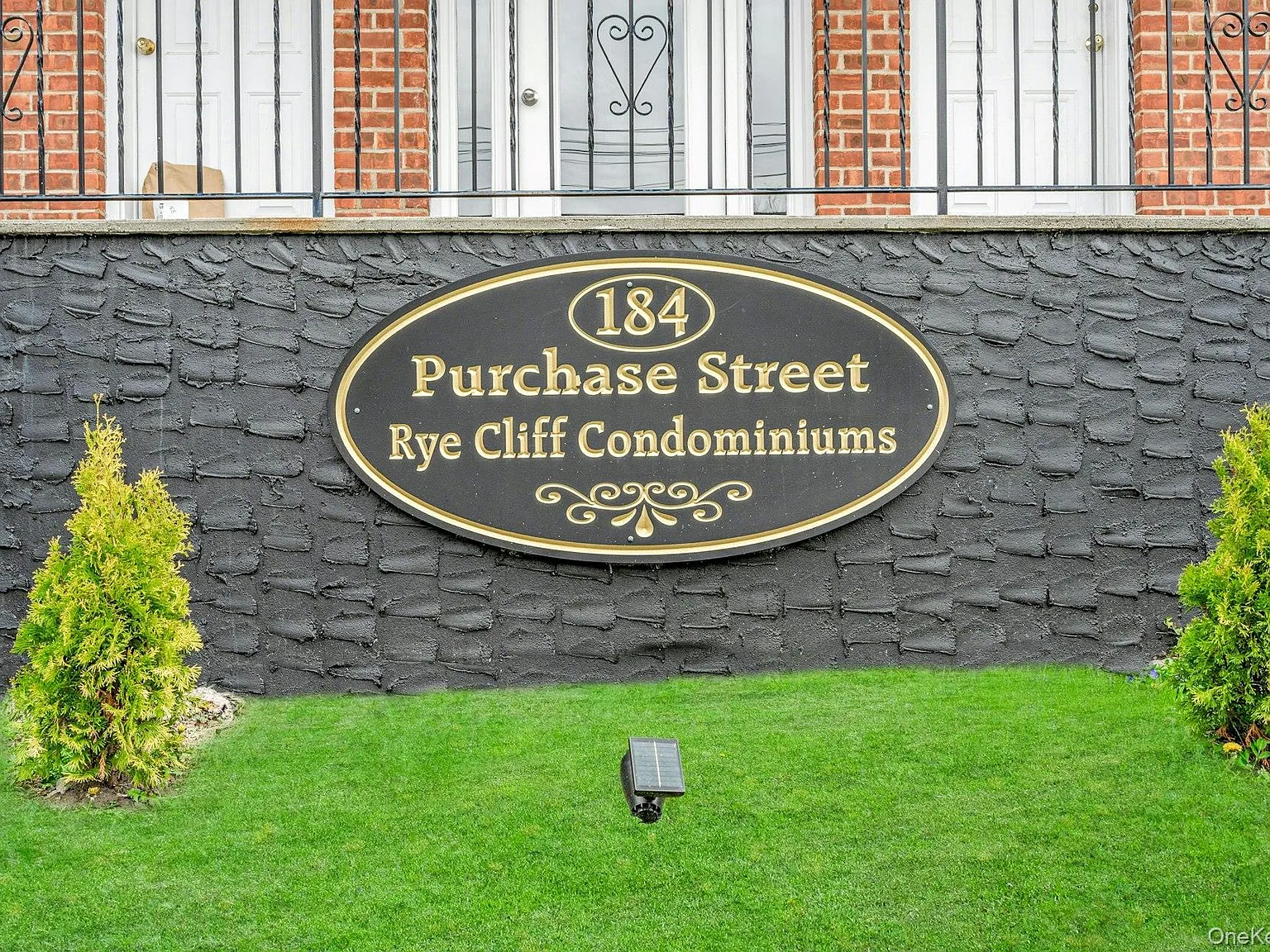 2 bed, 1.5 bath, 1100 sqft, $4,600 — Photo 2
