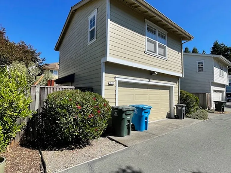 647 McGinnis Cir — Photo 17