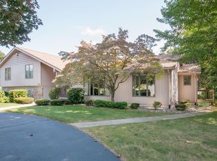 47 Erskine Dr, Longmeadow, MA 01106