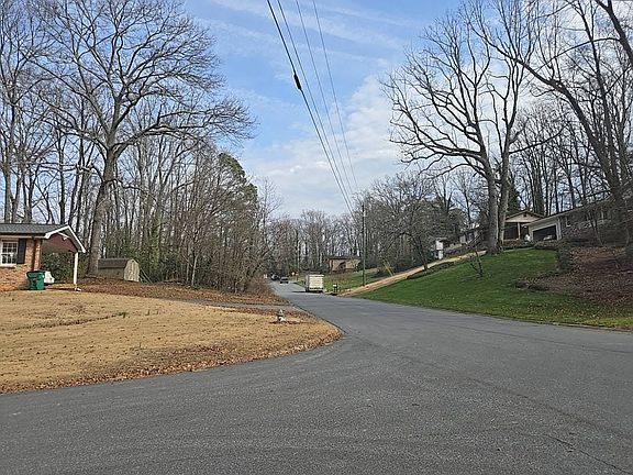 4th image of 4316 Lindsey Way NE