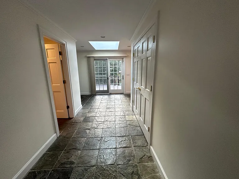 757 Wellesley St — Photo 11