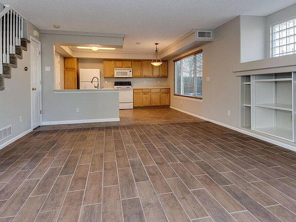4th image of 4188 Malaya St
