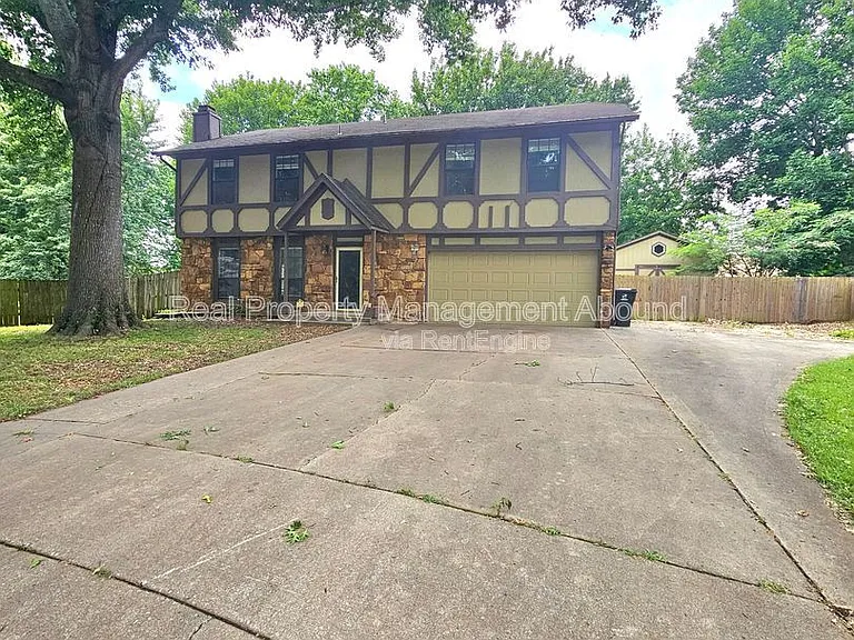 1811 W Gulfport Cir — Photo 1
