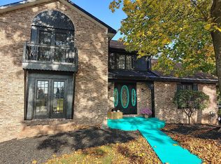 1761 Hassam Rd, Coraopolis, PA 15108