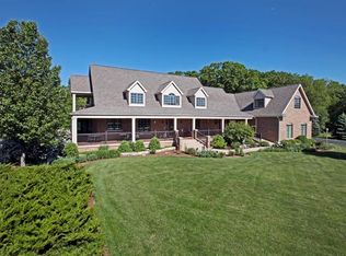 35025 N Oak Knoll Cir, Gurnee, IL 60031