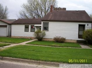 506 15th St E, Glencoe, MN 55336