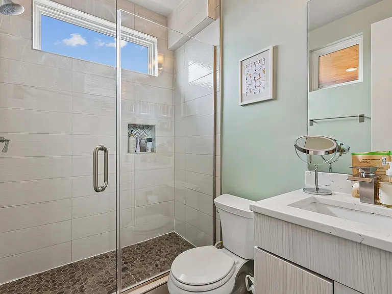 619 Harvard St NW #2 — Photo 16