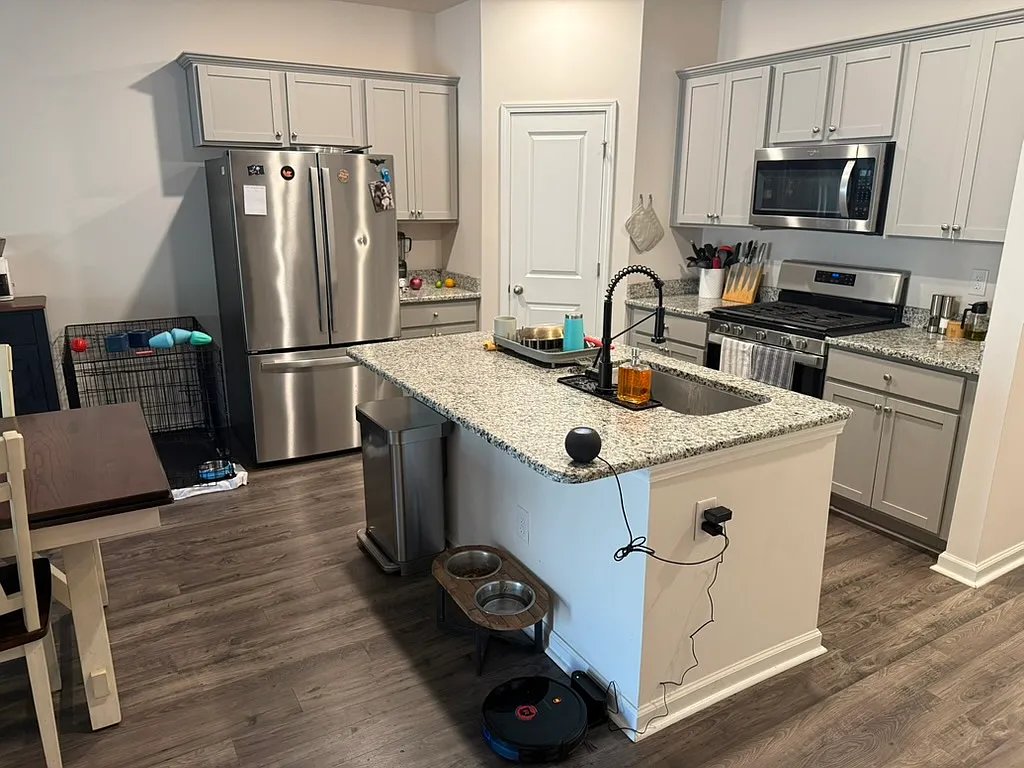 3 bed, 1650 sqft, $2,000 — Photo 3