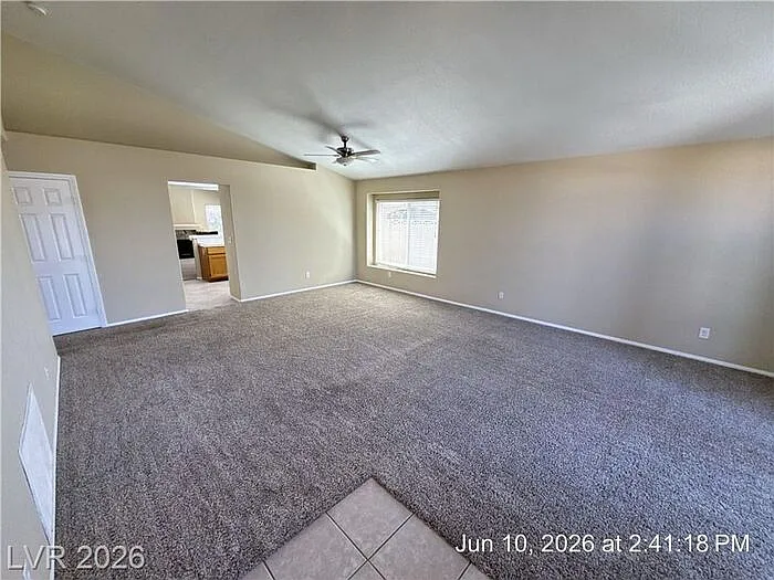 3 bed, 2.0 bath, 1645 sqft, $2,187 — Photo 2