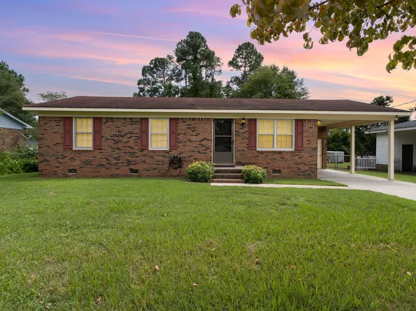 716 Queens Ave, Dunn, NC 28334
