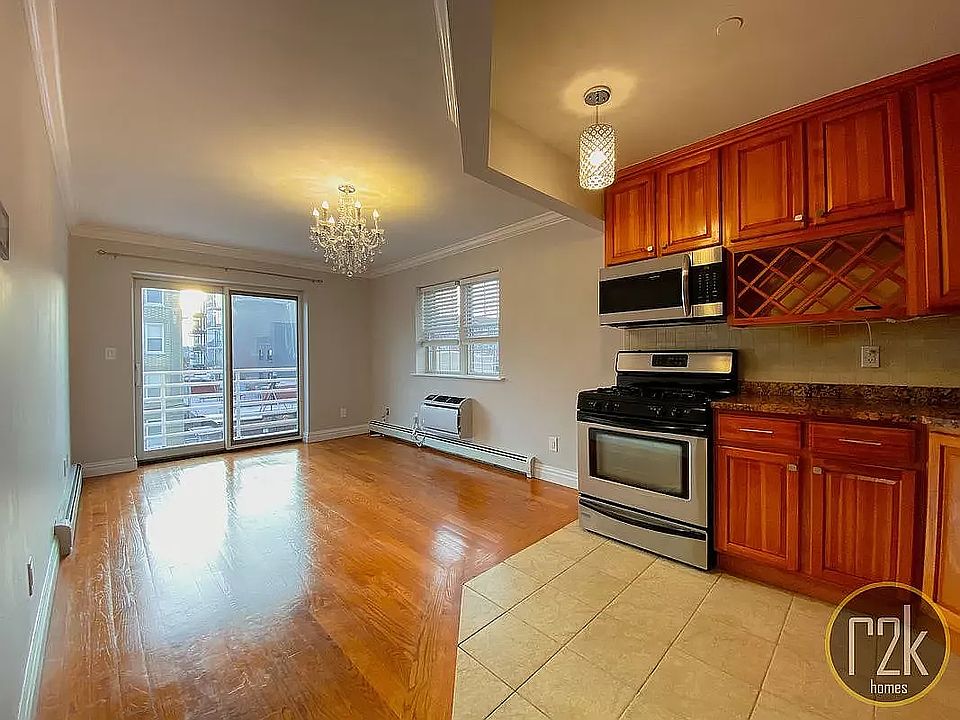 1st image of 23-32 32nd St Unit 3L