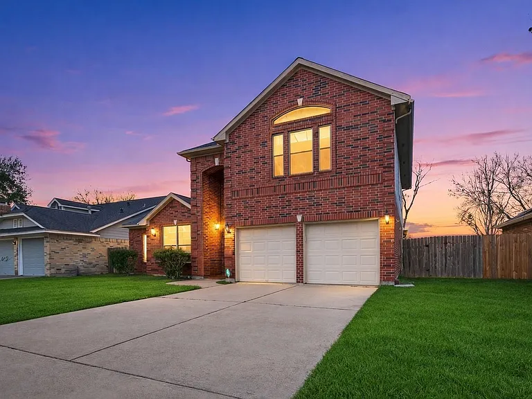 14914 W Bend Dr — Photo 3
