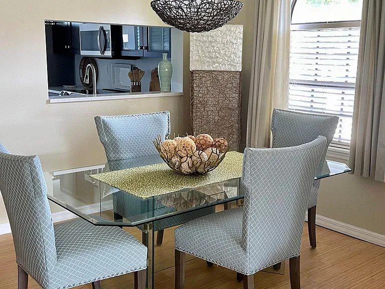 212 Deerwood Cir #5 — Photo 6