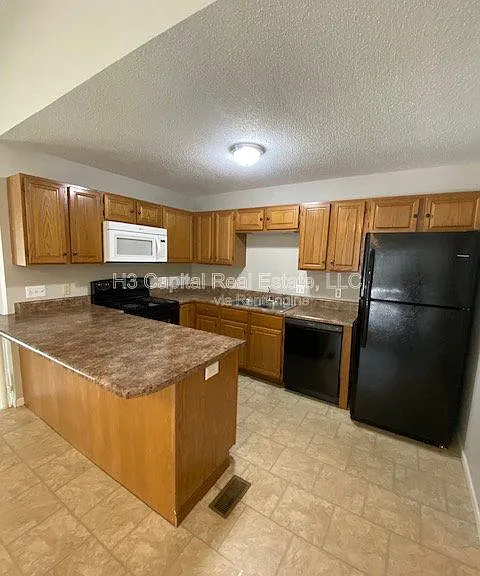 315 Hannah Dr — Photo 8