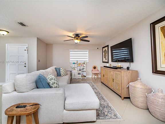 4th image of 13491 SW 62nd St APT 2-3