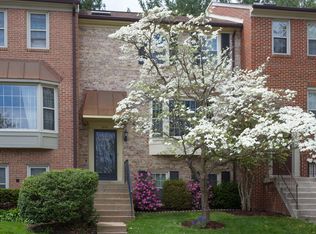 2874 Sutton Oaks Ln, Vienna, VA 22181