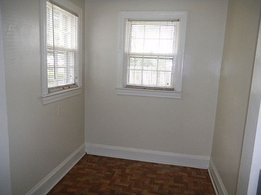 4th image of 817 S Pine St
