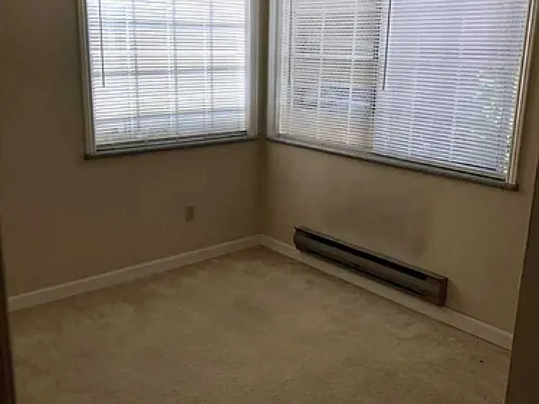 9511 Linden Ave N #105 — Photo 5