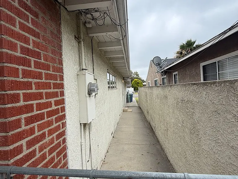 2221 Faust Ave — Photo 30