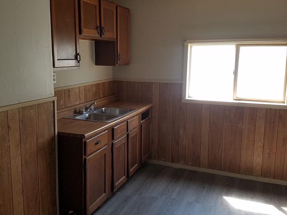 1st image of 462 East St #2