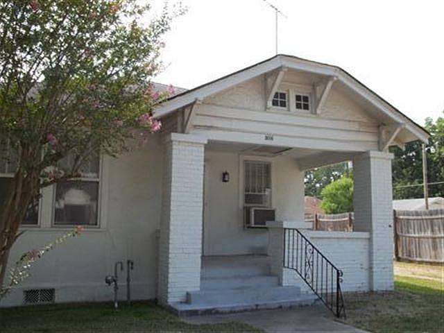 1st image of 3016 S Poplar St