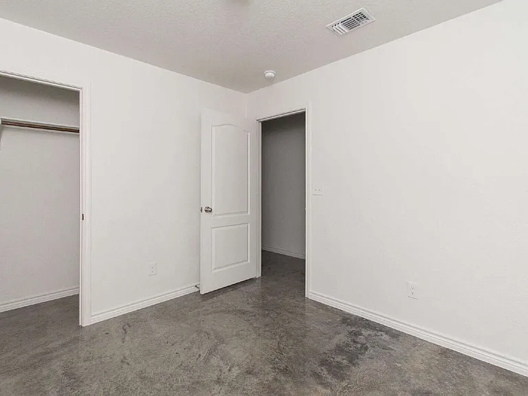 1004 Barbara Jordan St #B — Photo 13