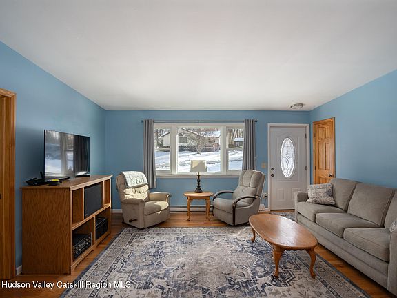 3rd image of 30 Mahican Manor