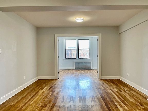 4th image of 130 E 18th St APT 6B