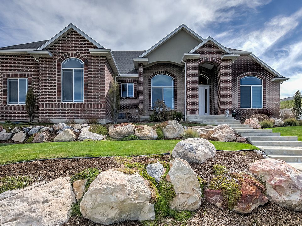 1st image of 11375 S Berg Hollow Ln