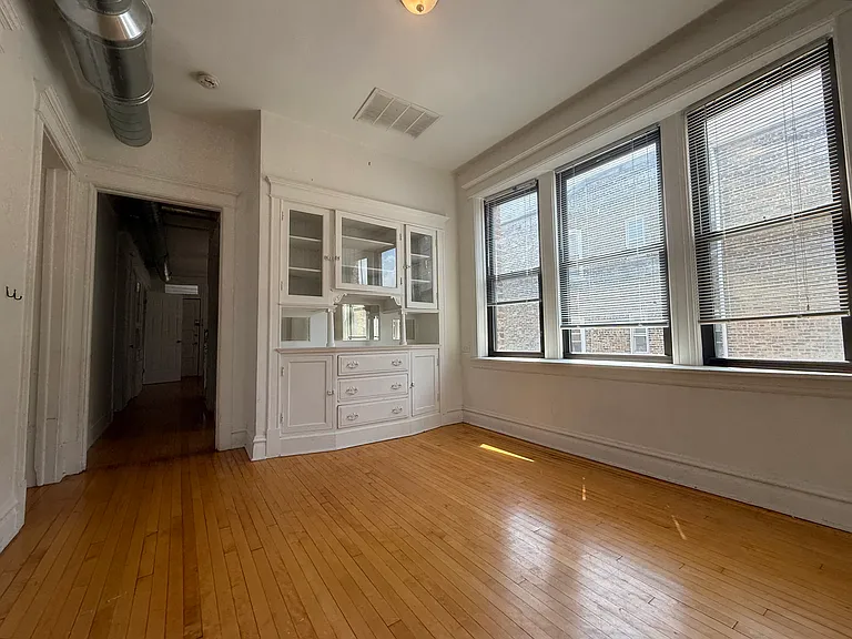 2353 S Whipple St #2F — Photo 1