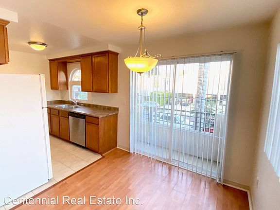 2nd image of 3321 Mentone Ave #2-02