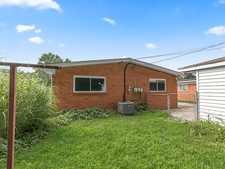 1333 Moulin Ave — Photo 16