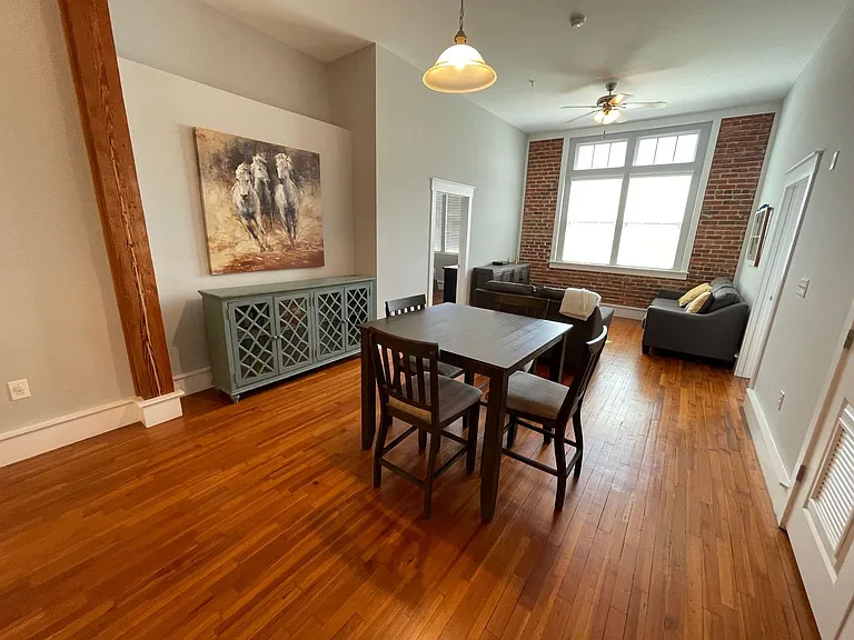 SH073-Farmers Market Condos — Photo 3