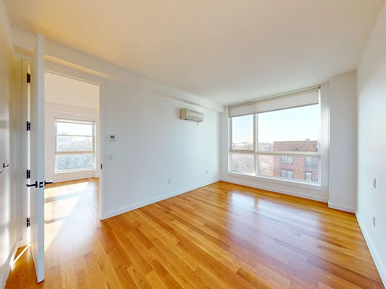 1348 Ocean Ave #6E — Photo 2
