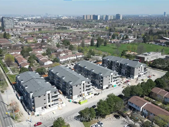 200 Chester Le Blvd #D308, Toronto, ON M1W 2M7