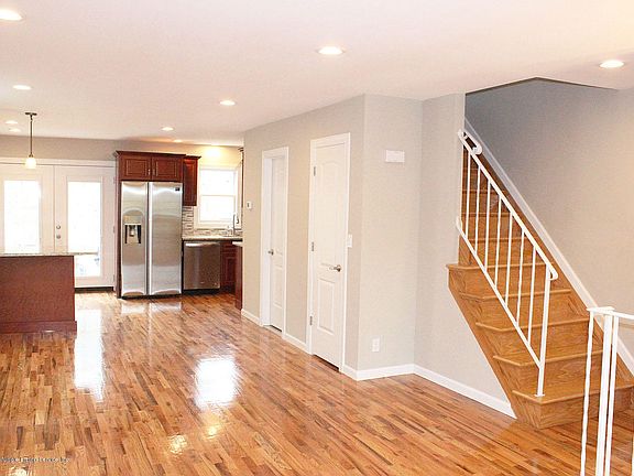 3rd image of 87 Cranford Ave