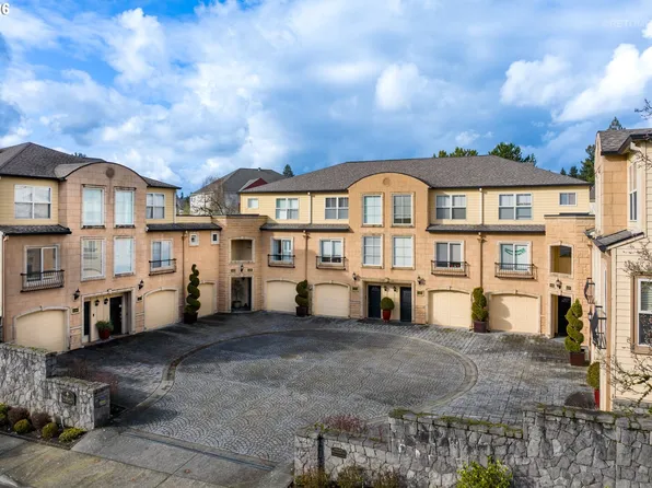 8325 SW Seneca St, Tualatin, OR 97062